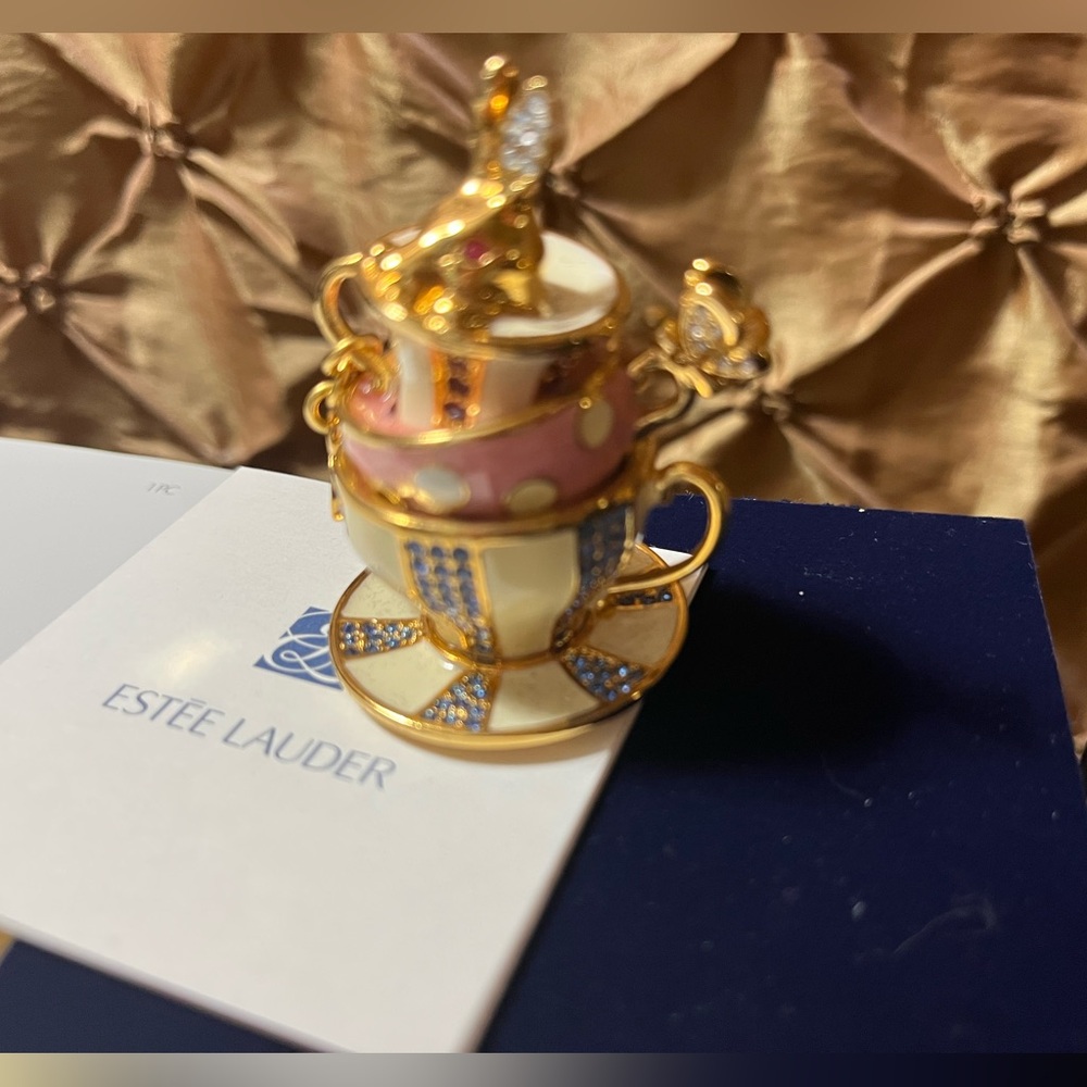 Estée Lauder BEAUTIFUL NWT Wonderland Tea Party Perfume Compact Solid Perfume 💕 - Picture 9 of 10